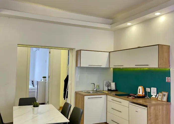 Saraj-bosna Free Public Parking דירה