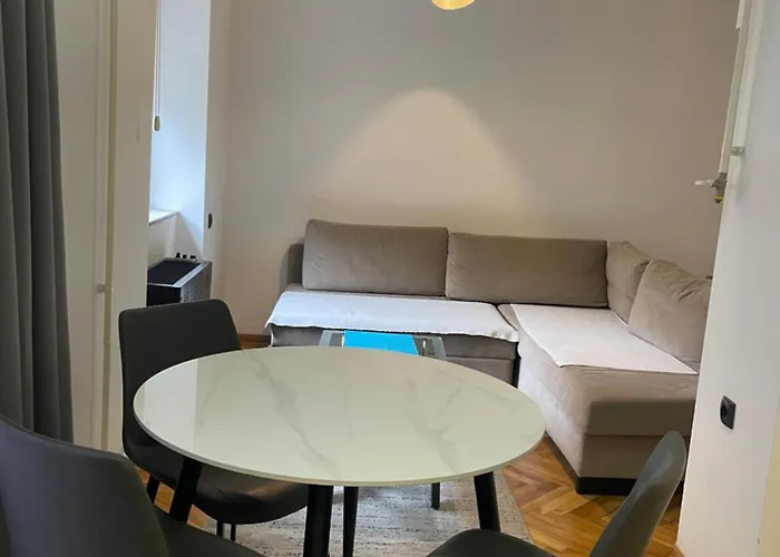 Saraj-bosna Free Public Parking דירה